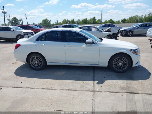 55SWF4JB9GU101550 Mercedes-Benz C 300 Luxury