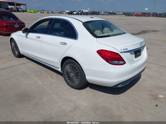 55SWF4JB9GU101550 Mercedes-Benz C 300 Luxury