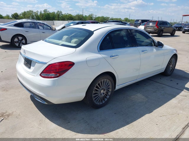 55SWF4JB9GU101550 Mercedes-Benz C 300 Luxury