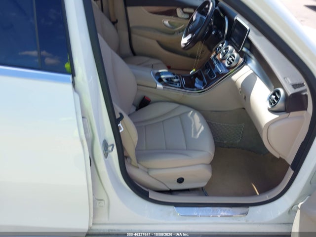 55SWF4JB9GU101550 Mercedes-Benz C 300 Luxury