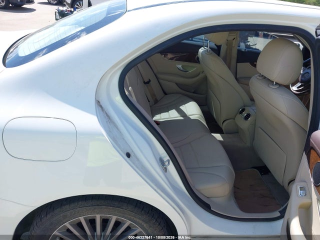55SWF4JB9GU101550 Mercedes-Benz C 300 Luxury