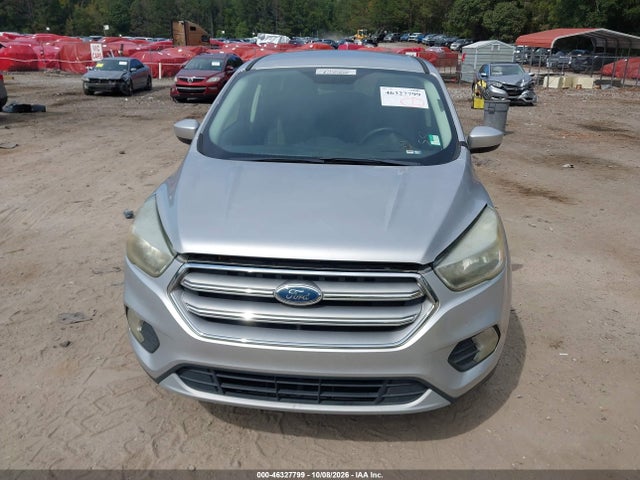 1FMCU0GD8HUA18949 Ford ESCAPE SE