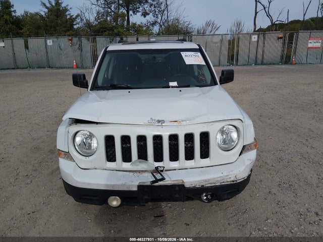 2016 Jeep Patriot Latitude მანქანა იყიდება აუქციონზე, vin: 1C4NJRFB9GD668303, აუქციონის ნომერი: 46327931