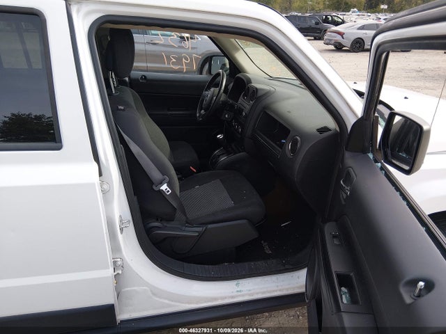 2016 Jeep Patriot Latitude მანქანა იყიდება აუქციონზე, vin: 1C4NJRFB9GD668303, აუქციონის ნომერი: 46327931