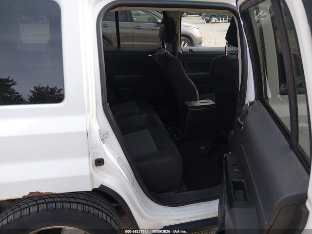 2016 Jeep Patriot Latitude მანქანა იყიდება აუქციონზე, vin: 1C4NJRFB9GD668303, აუქციონის ნომერი: 46327931