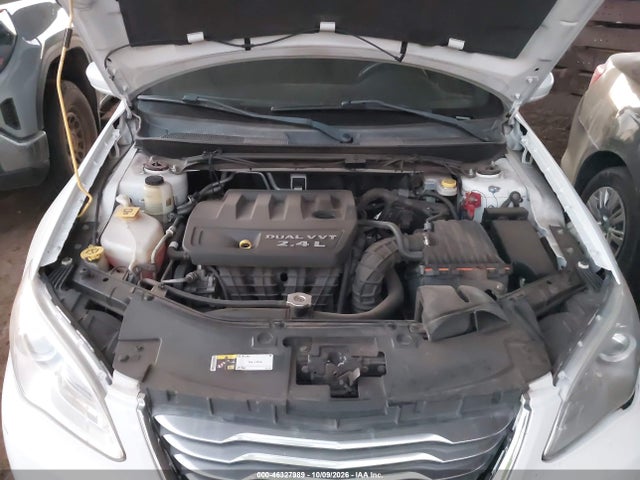 Chrysler 200 Touring 2014 1C3CCBBB5EN118042 Image 10