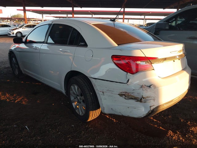 Chrysler 200 Touring 2014 1C3CCBBB5EN118042 Image 3