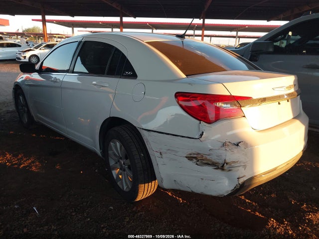 Chrysler 200 Touring 2014 1C3CCBBB5EN118042 Image 6