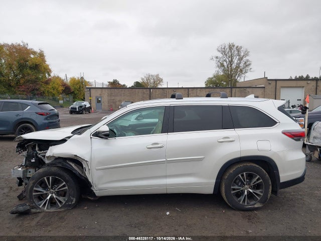 Продаж на аукціоні авто 2016 Toyota Highlander Xle V6, vin: 5TDJKRFH9GS241174, номер лоту: 46328117