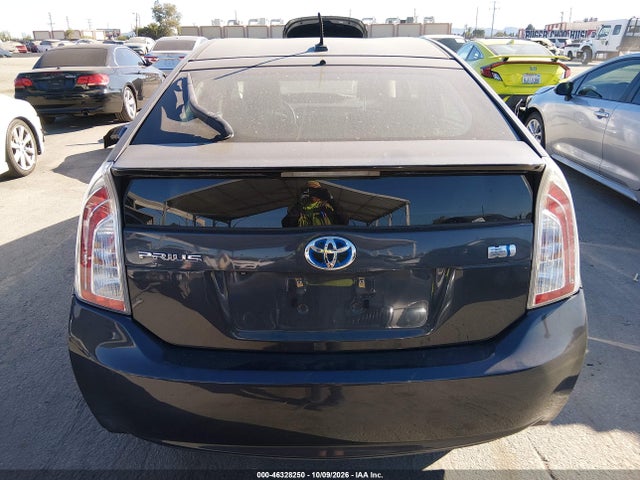 Toyota Prius Three 2015 JTDKN3DU5F0437493 Image 17