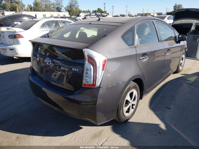 Toyota Prius Three 2015 JTDKN3DU5F0437493 Image 4