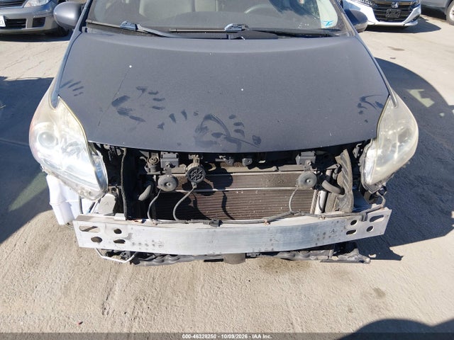 Toyota Prius Three 2015 JTDKN3DU5F0437493 Image 6