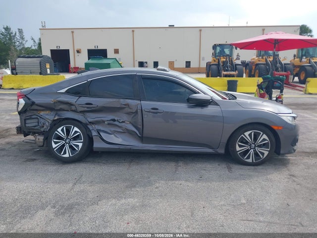 46328359 :رقم المزاد ، 19XFC1E31JE002780 vin ، 2018 Honda Civic Ex-t مزاد بيع