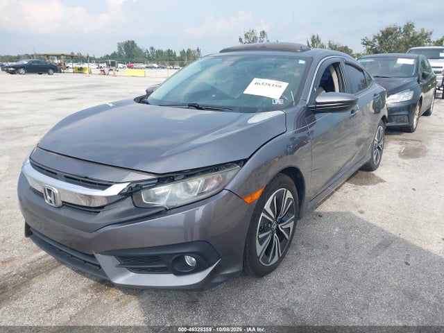 46328359 :رقم المزاد ، 19XFC1E31JE002780 vin ، 2018 Honda Civic Ex-t مزاد بيع