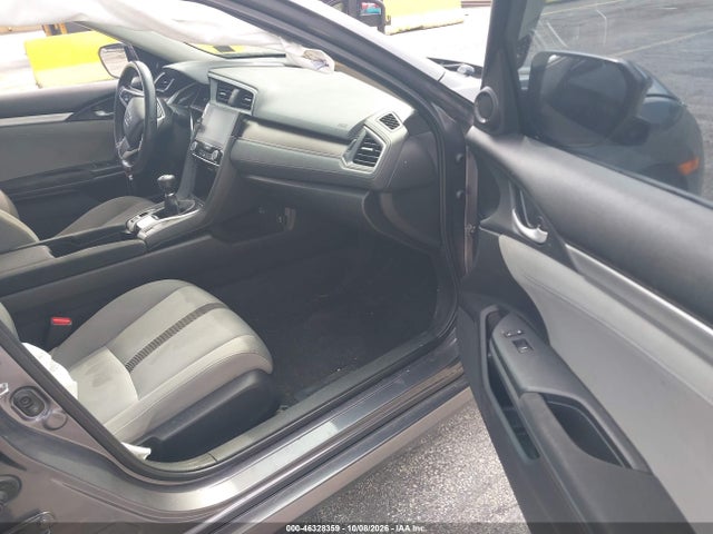 46328359 :رقم المزاد ، 19XFC1E31JE002780 vin ، 2018 Honda Civic Ex-t مزاد بيع