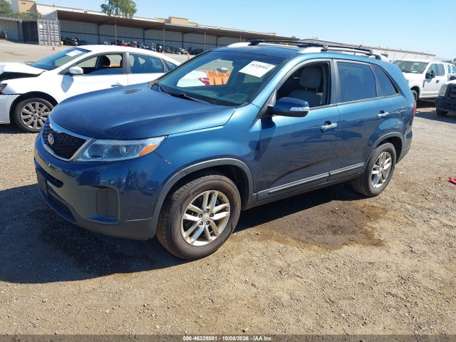 KIA Sorento Lx V6 2015 5XYKT4A70FG607098 Image 2