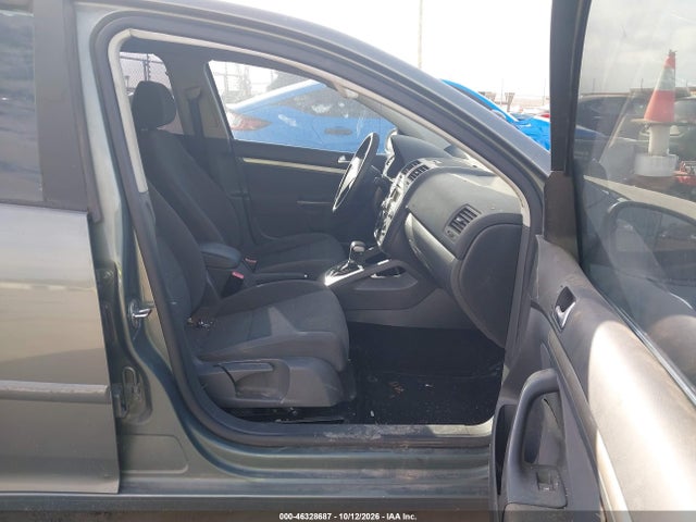 46328687 :رقم المزاد ، WVWDR71K17W254789 vin ، 2007 Volkswagen Rabbit 4-door مزاد بيع