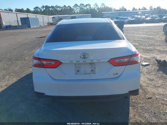 Продаж на аукціоні авто 2018 Toyota Camry Le, vin: 4T1B11HK8JU138618, номер лоту: 46328734