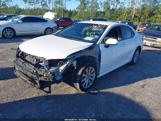 Продаж на аукціоні авто 2018 Toyota Camry Le, vin: 4T1B11HK8JU138618, номер лоту: 46328734
