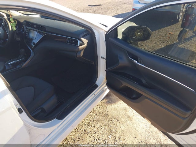 Продаж на аукціоні авто 2018 Toyota Camry Le, vin: 4T1B11HK8JU138618, номер лоту: 46328734