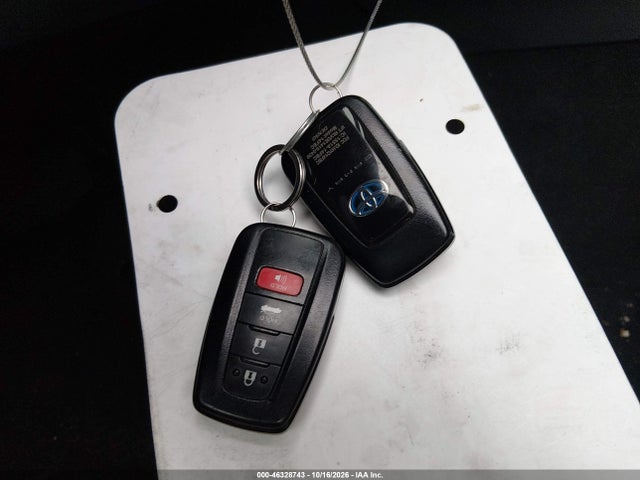 46328743 :رقم المزاد ، 4T1C31AK2MU551678 vin ، 2021 Toyota Camry Le Hybrid مزاد بيع