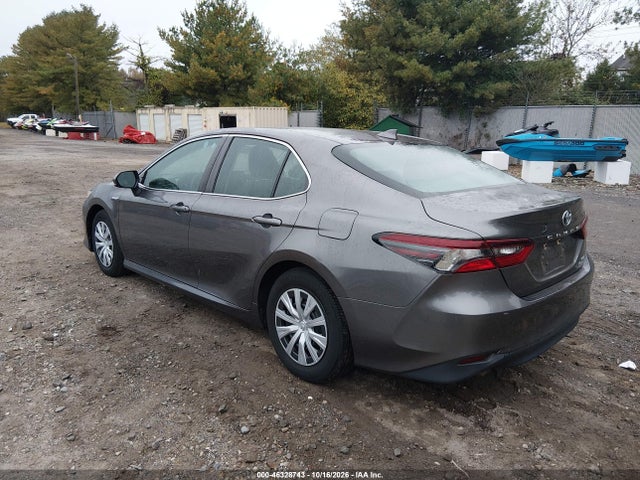 46328743 :رقم المزاد ، 4T1C31AK2MU551678 vin ، 2021 Toyota Camry Le Hybrid مزاد بيع