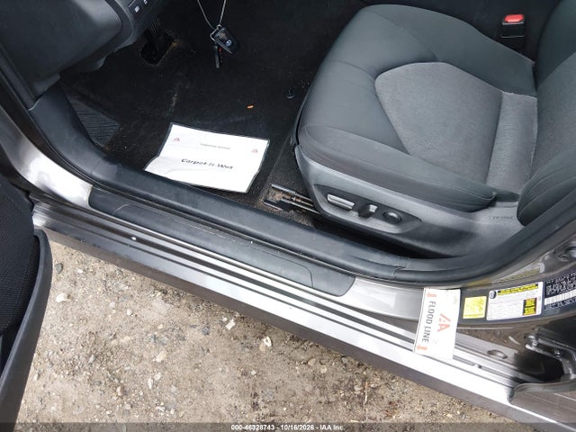 46328743 :رقم المزاد ، 4T1C31AK2MU551678 vin ، 2021 Toyota Camry Le Hybrid مزاد بيع