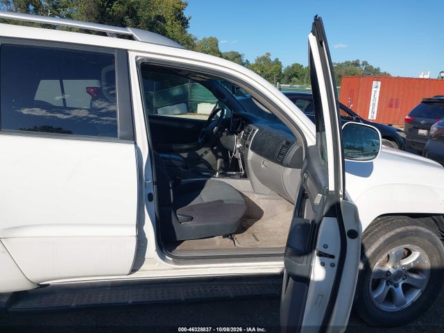 2004 Toyota 4runner Sr5 Sport V8 მანქანა იყიდება აუქციონზე, vin: JTEBT14R440043675, აუქციონის ნომერი: 46328837