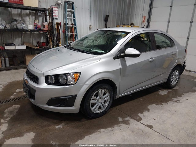 Chevrolet Sonic Lt Auto 2014 1G1JC5SH6E4100303 Image 2