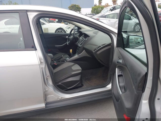 46328945 :رقم المزاد ، 1FAHP3F28CL148687 vin ، 2012 Ford Focus Se مزاد بيع