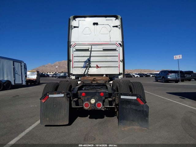 Freightliner Cascadia 125 2015 3AKJGLBG8FSFX6504 Image 18