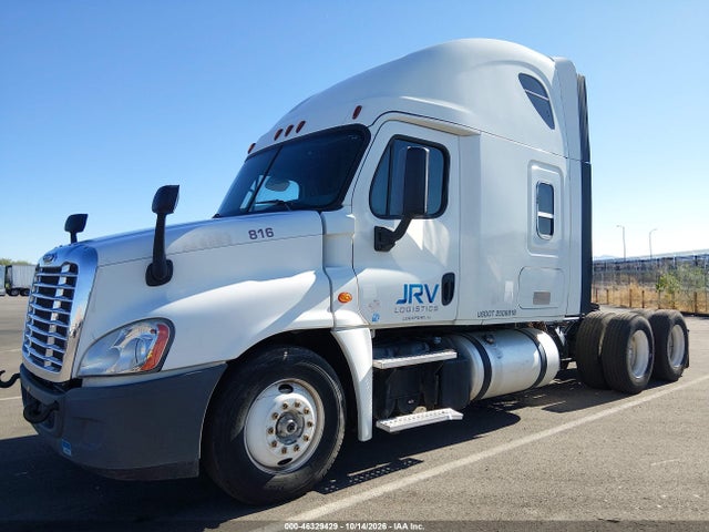 Freightliner Cascadia 125 2015 3AKJGLBG8FSFX6504 Image 2