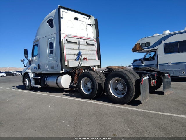 Freightliner Cascadia 125 2015 3AKJGLBG8FSFX6504 Image 3