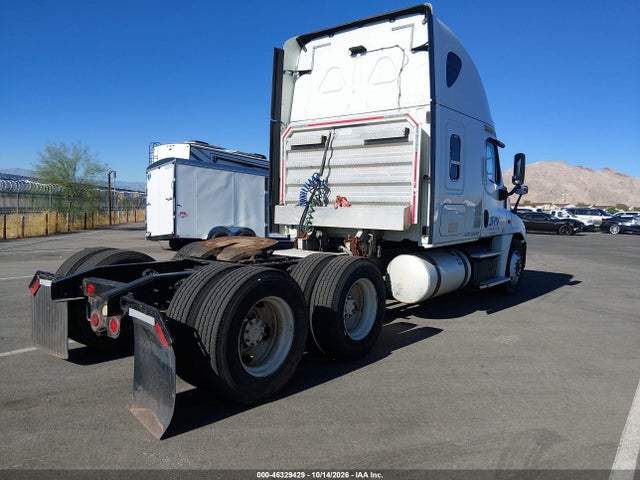Freightliner Cascadia 125 2015 3AKJGLBG8FSFX6504 Image 4