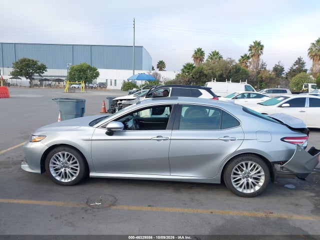 4T1B21HK2JU005141 Toyota Camry Hybrid Xle
