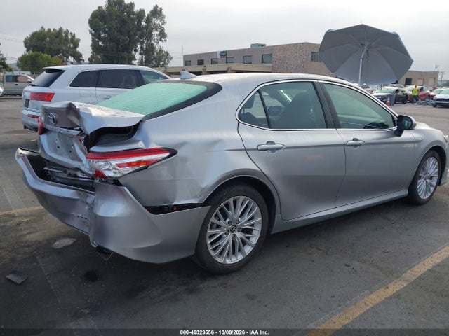 4T1B21HK2JU005141 Toyota Camry Hybrid Xle