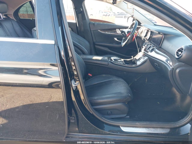 46329619 :رقم المزاد ، WDDZF4JB3HA145073 vin ، 2017 Mercedes-benz E 300 مزاد بيع