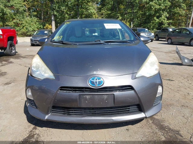 46329816 :رقم المزاد ، JTDKDTB31D1035121 vin ، 2013 Toyota Prius C One مزاد بيع