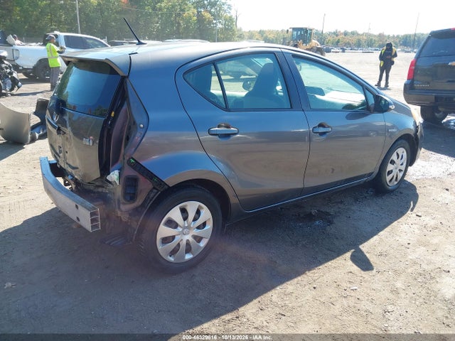 46329816 :رقم المزاد ، JTDKDTB31D1035121 vin ، 2013 Toyota Prius C One مزاد بيع