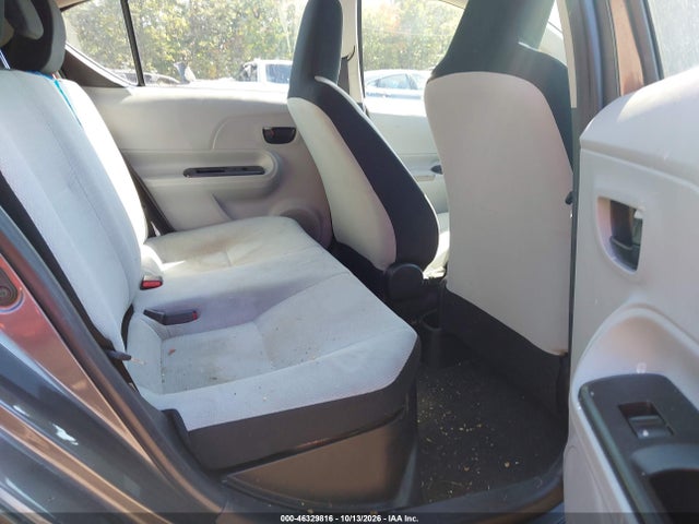 46329816 :رقم المزاد ، JTDKDTB31D1035121 vin ، 2013 Toyota Prius C One مزاد بيع