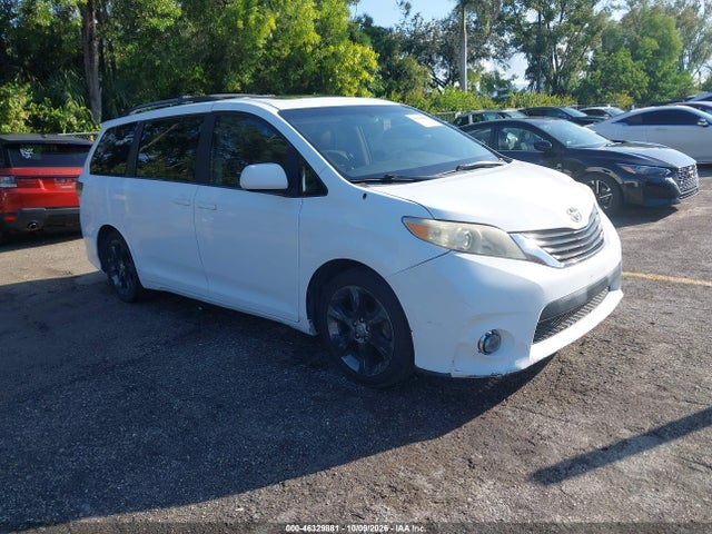 Продаж на аукціоні авто 2011 Toyota Sienna Se, vin: 5TDXK3DC3BS153616, номер лоту: 46329881
