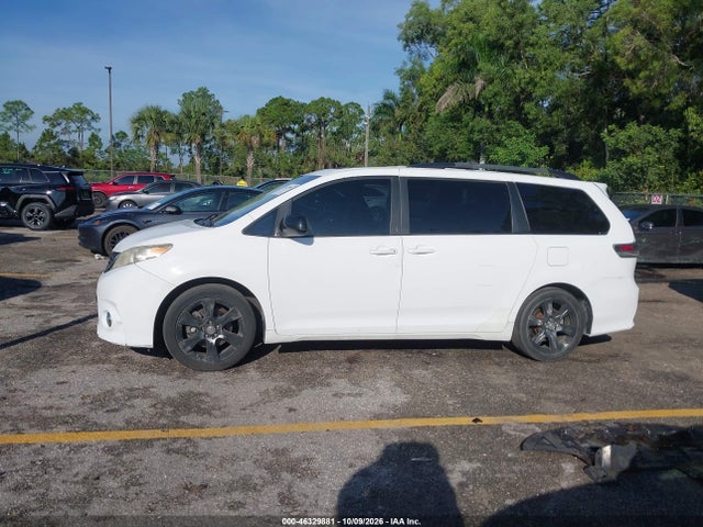 Aukcja sprzedaży 2011 Toyota Sienna Se, vin: 5TDXK3DC3BS153616, numer aukcji: 46329881