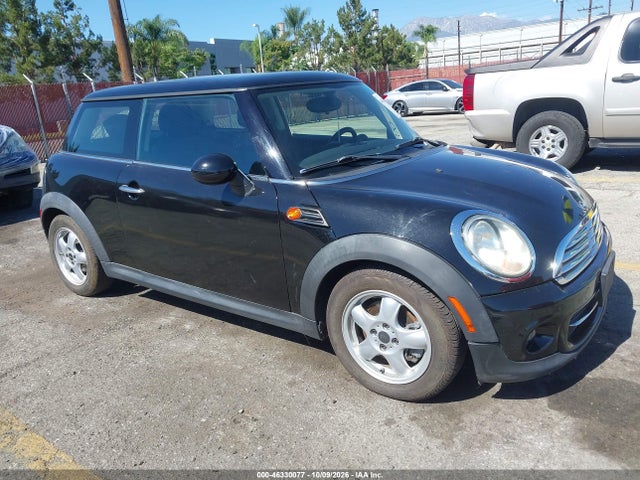 2011 Mini Cooper მანქანა იყიდება აუქციონზე, vin: WMWSU3C50BT097348, აუქციონის ნომერი: 46330077