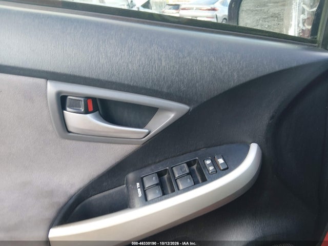 46330190 :رقم المزاد ، JTDKN3DU7E1826838 vin ، 2014 Toyota Prius Three مزاد بيع