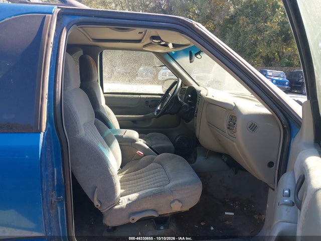 2000 Chevrolet Blazer Ls მანქანა იყიდება აუქციონზე, vin: 1GNCT18W1YK137684, აუქციონის ნომერი: 46330855