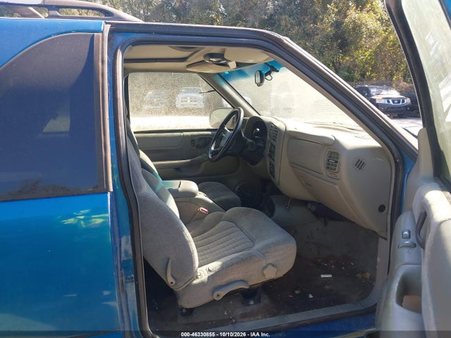 2000 Chevrolet Blazer Ls მანქანა იყიდება აუქციონზე, vin: 1GNCT18W1YK137684, აუქციონის ნომერი: 46330855