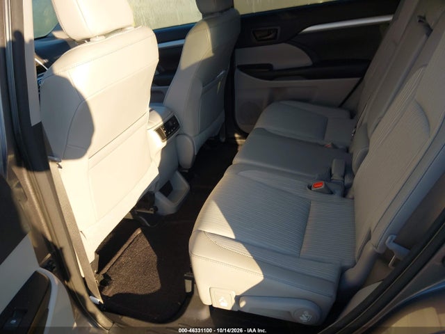 Продаж на аукціоні авто 2016 Toyota Highlander Le Plus V6, vin: 5TDBKRFH4GS236906, номер лоту: 46331100