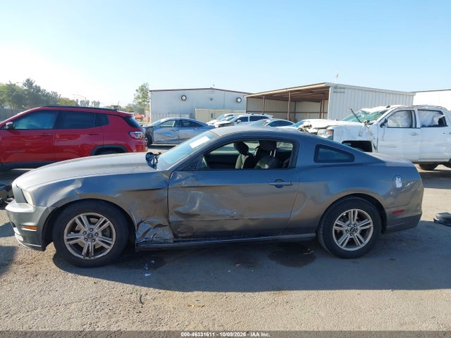 46331611 :رقم المزاد ، 1ZVBP8AM1D5216496 vin ، 2013 Ford Mustang V6 مزاد بيع