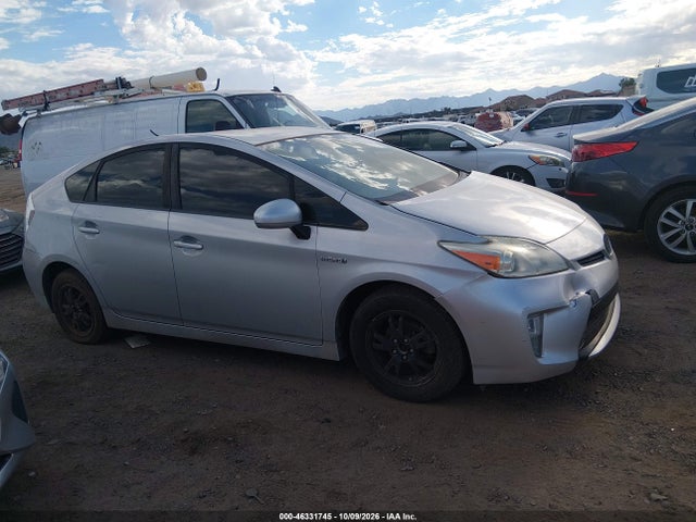 Toyota Prius Two 2015 JTDKN3DU1F0449737 Image 12