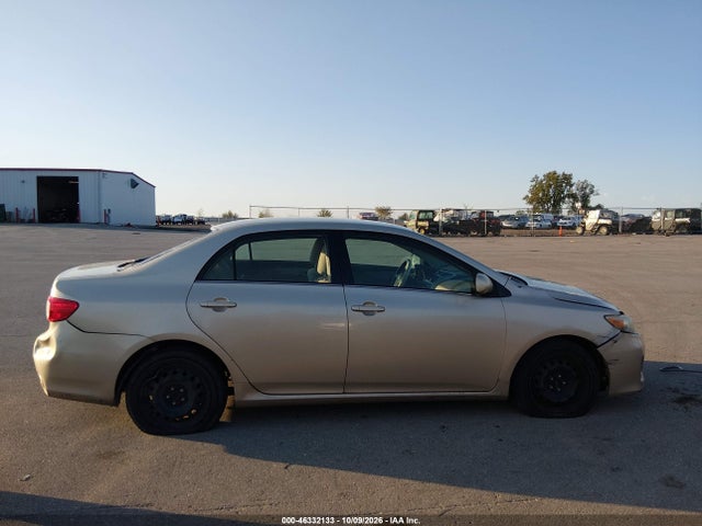 46332133 :رقم المزاد ، 2T1BU4EE7DC919546 vin ، 2013 Toyota Corolla Le مزاد بيع